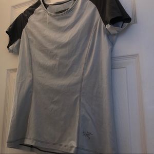 Arc’teryx short sleeve shirt